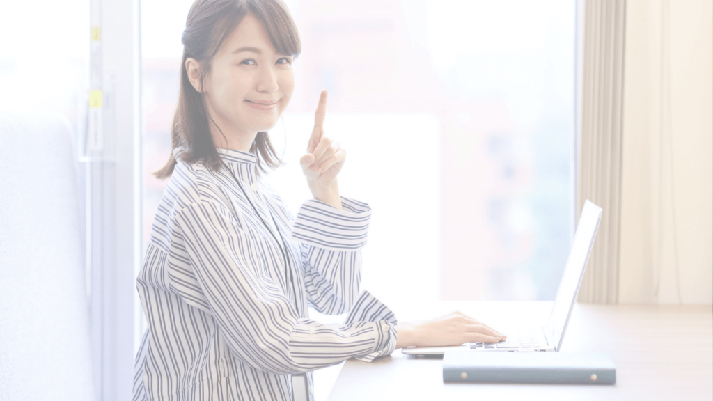 怒りを鎮める方法を解説する女性