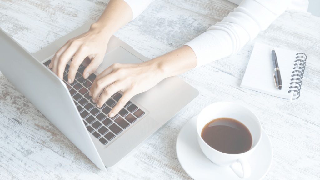 セミナー参加手続きをしている