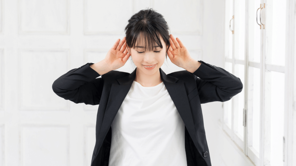 傾聴セミナーを受講する女性