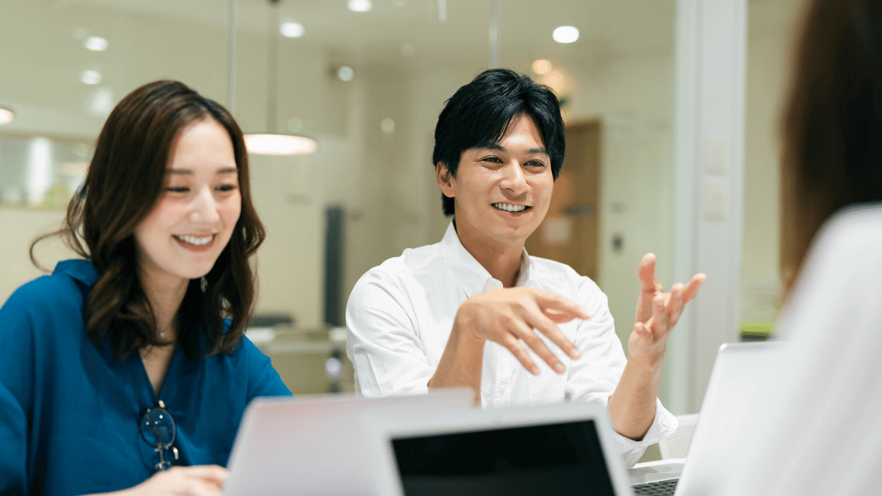 プロジェクトのミーティング風景